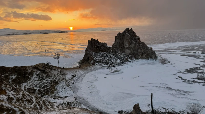 Ледяная сказка Байкала: тур по живописным зимним локациям