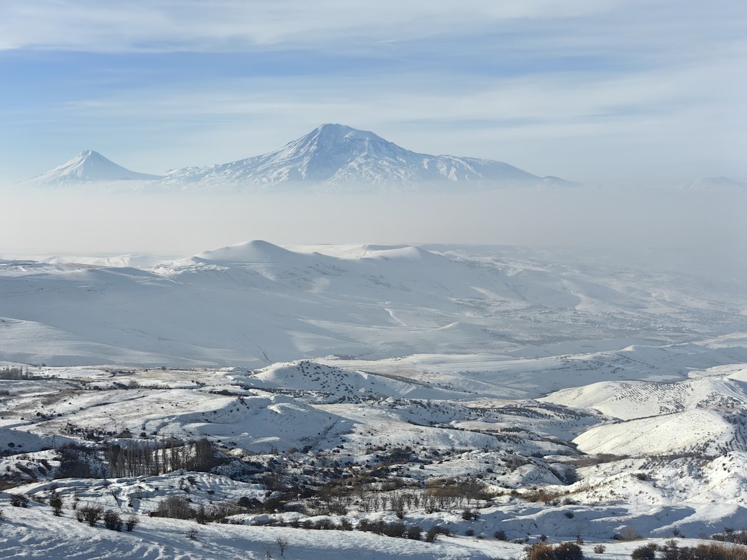 У нас был гид Элла! Это просто лучший гид в Армении! Как нам повезло! Это грамотный