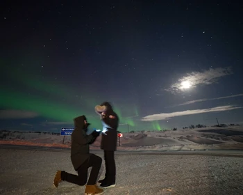 Размещение в отеле, приветственный ужин, выезд на северное сияние
