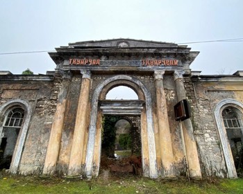 Восточная Абхазия: водопады, посёлок-призрак, купание в термах