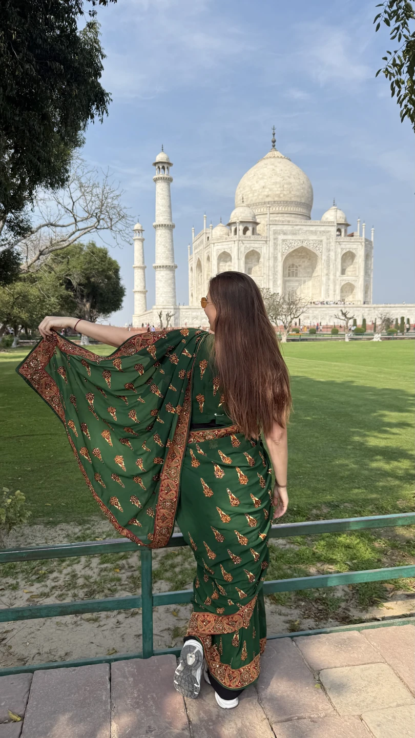 Если вы планируете с подругами путешествия в Агру. От души рекомендую эту экскурсию! Было очень интересно