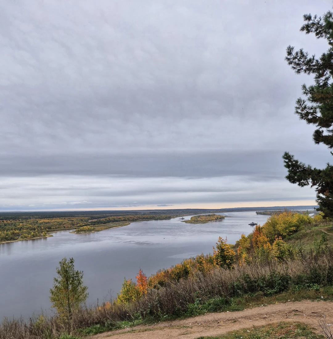 Экскурсия очень понравилась! Замечательно организованная программа позволила погрузиться в историю и атмосферу мест. Сергей оказался настоящим