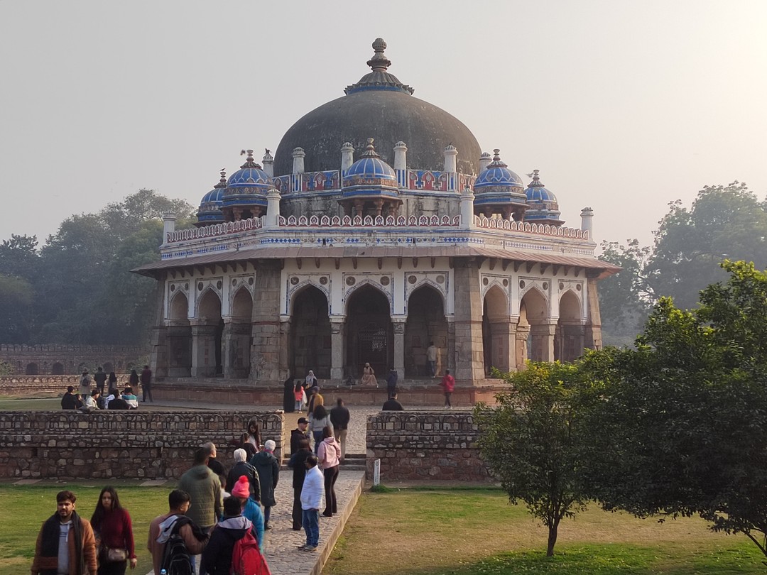 Эта экскурсия была действительно полным погружением в Дели. Гид Притхви прекрасно знает материал и очень грамотно и своевременно его преподносит