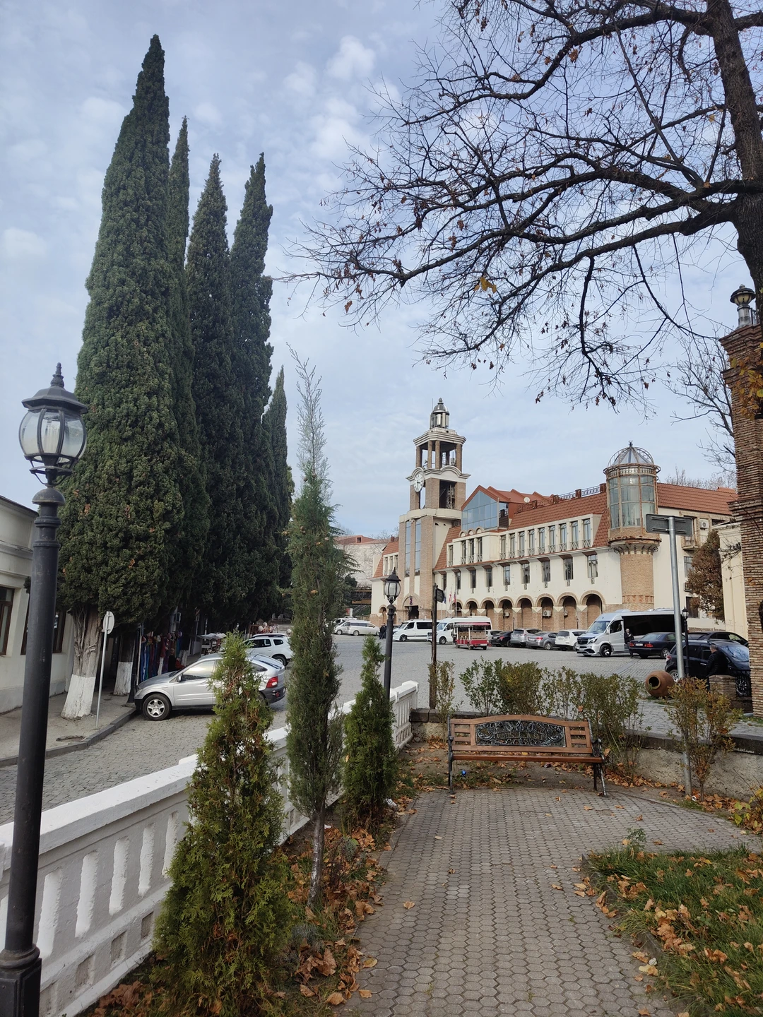 Проводил экскурсию Владимир, у него отличное чувство юмора, хорошее знание истории, было весело, интересно, познавательно