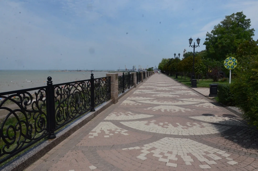 Приморская набережная