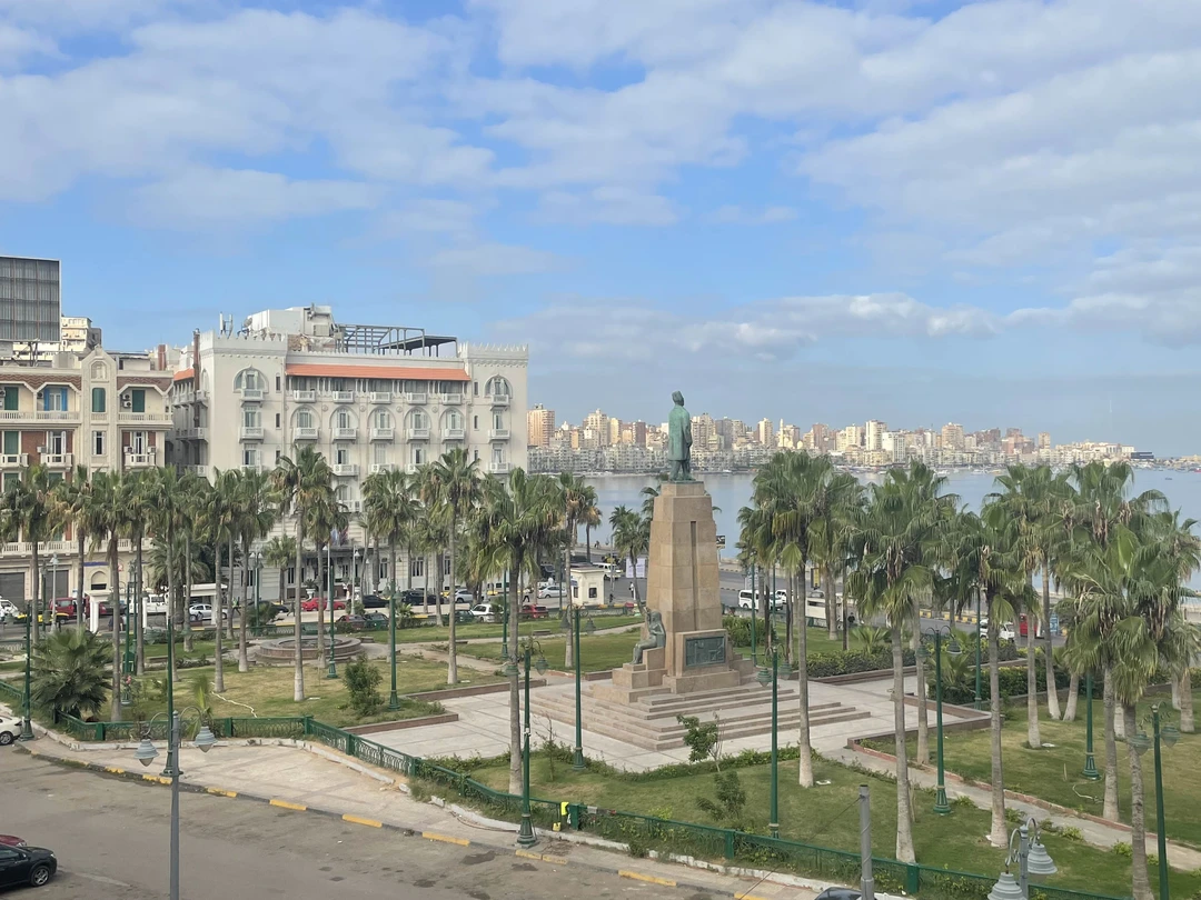 Весь день в Александрии с нами был Мустафа. Отличное чувство бмора, Прекрасный русский язык, профессиональная историческая