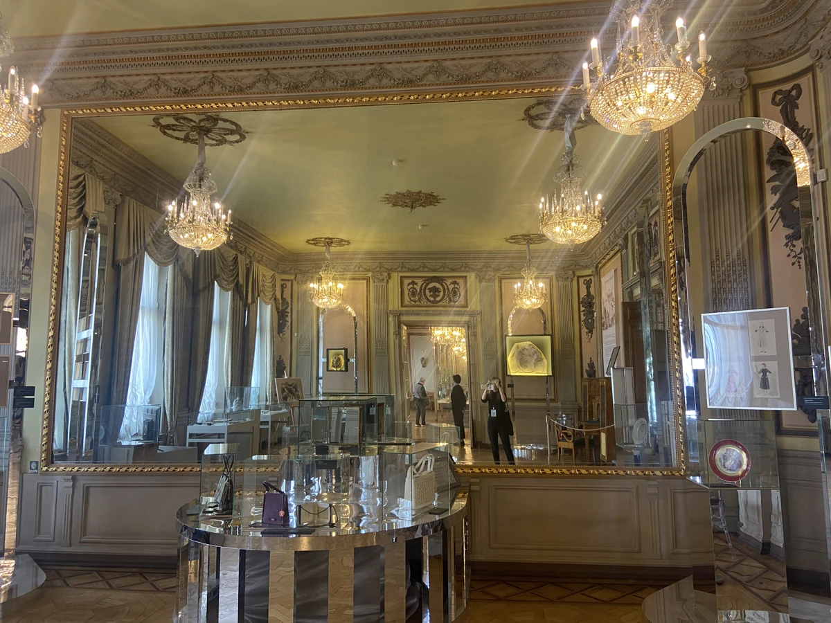 По удивительному особняку Румянцева (12/13)