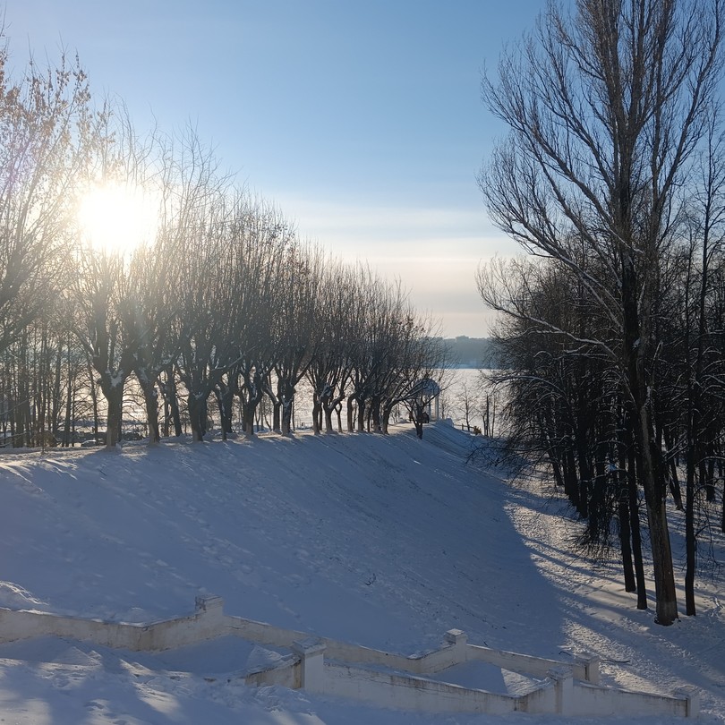 Очень обаятельный гид, все было интересно, живописно, комфортно.