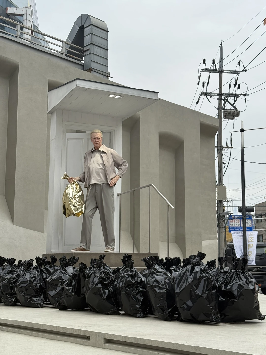 Спасибо большое Ксении за экскурсию! Мы остались довольны! Ксения показала нам интересные локации, перемещались на метро