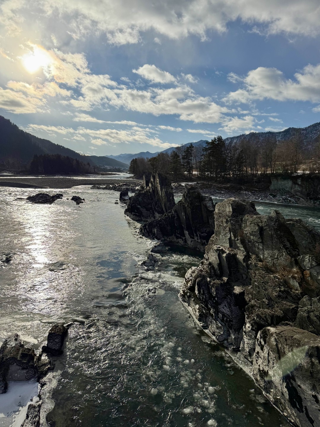 Зимой Алтай прекрасен! Очень рекомендую - горы нарядные от снега, народу никого! Спасибо гиду Ирине -