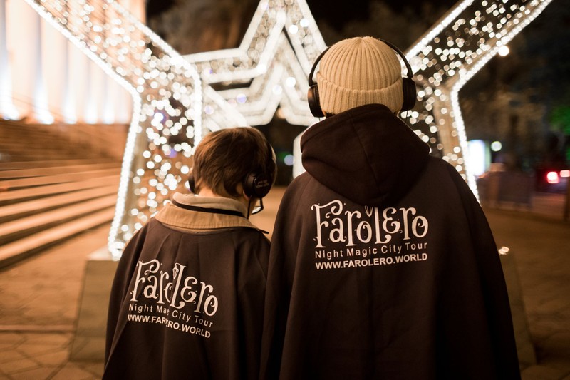 Виды Вечерний спектакль-променад «Новогоднее путешествие по Сочи с Фаролеро»