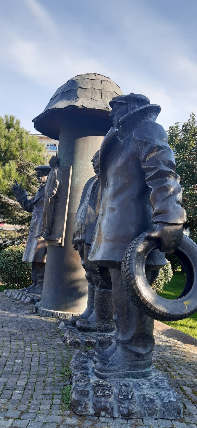 გამარჯობა, მეგობრებო! даю перевод «Здравствуйте, друзья». Я не случайно перешла на грузинский- недавно вернулась и хочу