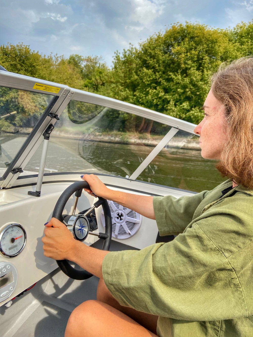 Самостоятельная прогулка на катере по живописному району Москвы (6/11)