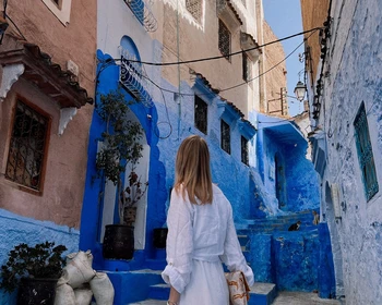 50 оттенков синего в Шефшауэне и переезд в Фес