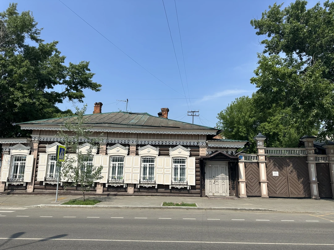 Экскурсия очень понравилась, Роман - замечательный рассказчик. Узнали историю города и его выдающихся жителей, много интересных деталей