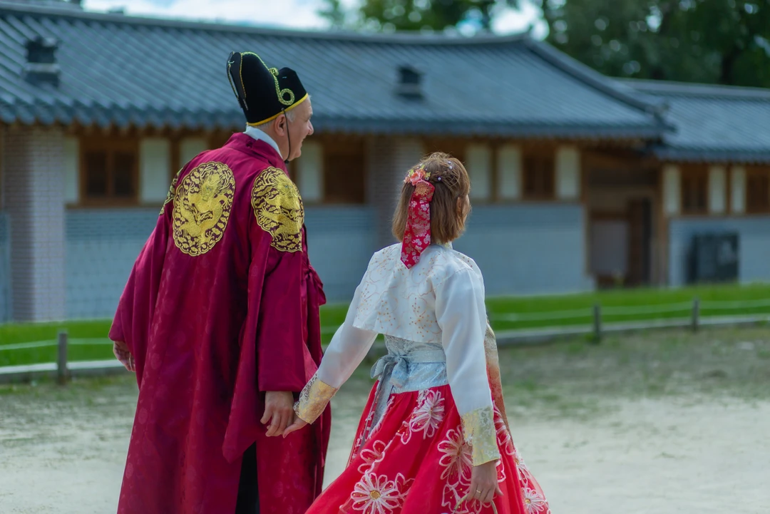 Удивительно быстро прошел день в компании Ольги. Внимательная и пунктуальная. Накануне экскурсии предупредила о удобной обуви,