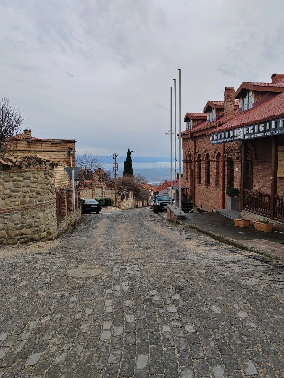Очень приятная экскурсия. Владимир замечательный рассказчик, с прекрасным чувством юмора, со знанием истории и своего дела
