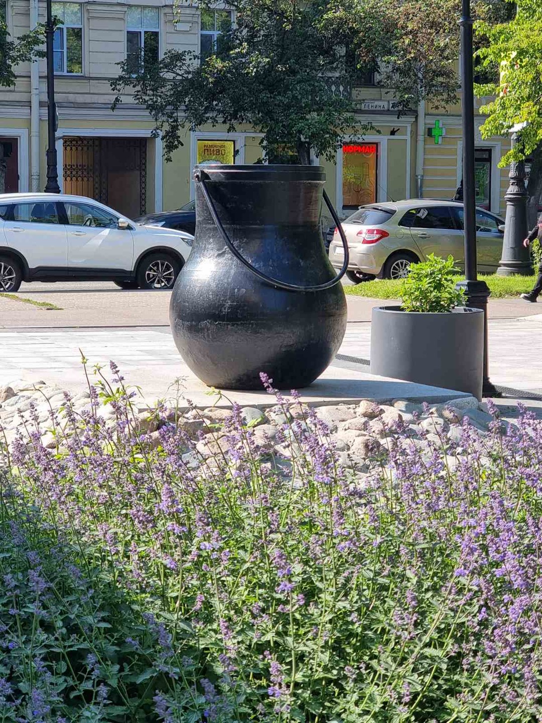 Несомненно рекомендуем Алексея как грамотного экскурсовода с хорошим чувством юмора и харизмой. Экскурсия пролетела незаметно по