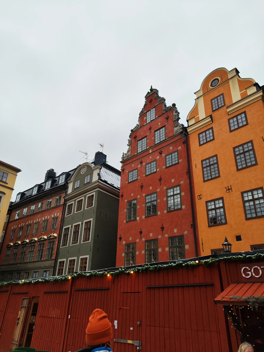 Замечательный экскурсовод. Знаток города и обычае. Рекомендуем всем!!!!