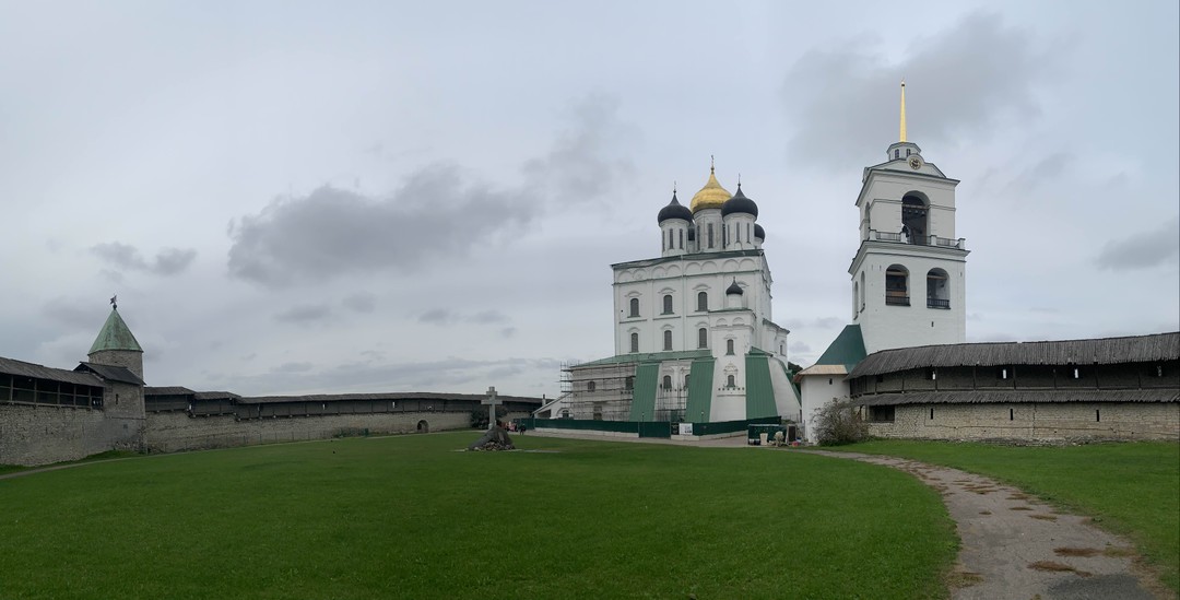 Экскурсия по Псковскому Крому в мини-группе (Евгения)