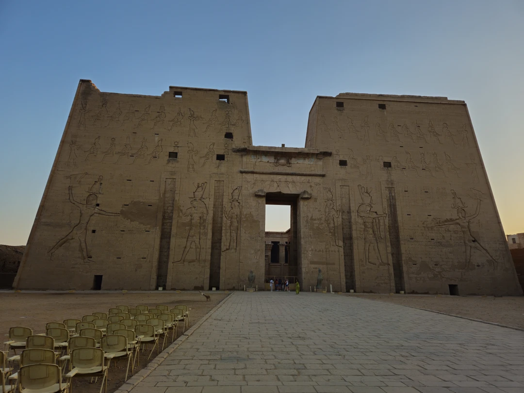 Сразу хочу начать свой большой отзыв с извинений, которые приношу Эмаду за задержку с размещением отзыва