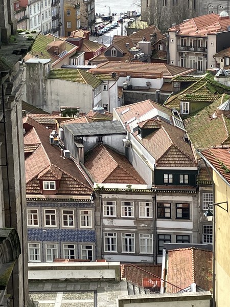 Спасибо Алексею за чудесную познавательную экскурсию. Интересные истории, живой язык, ответы а любые вопросы, приятный комплемент