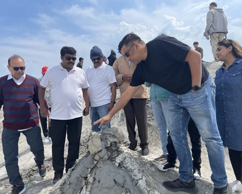 Гобустан, грязевые вулканы, мечеть Биби-Эйбат, отдых на море или экскурсия по Абшерону