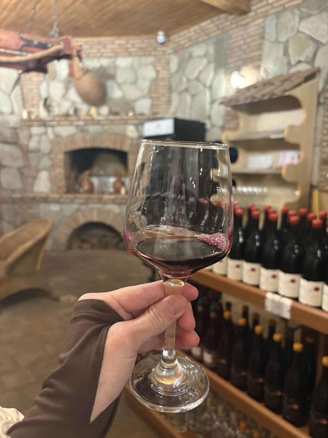 Гид красавчик, интересно рассказывает истории, располагает к себе