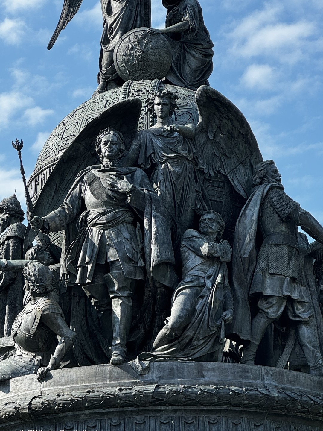 Два центра Великого Новгорода: кремль и Ярославово дворище в мини-группе (Павлова)