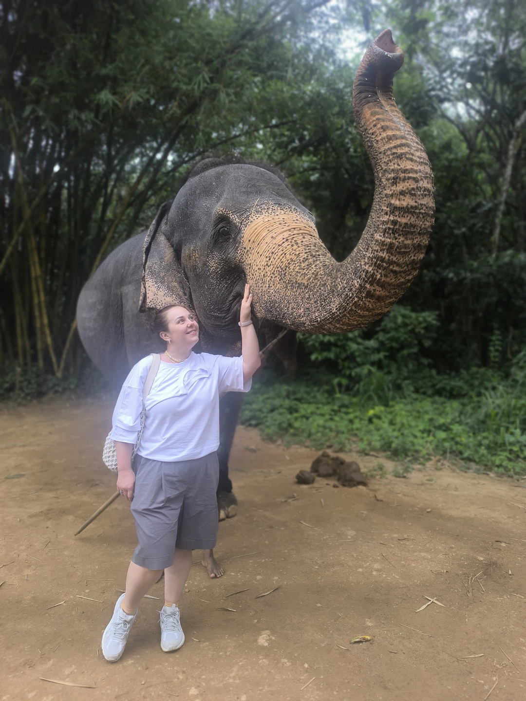 Ездили вдвоем с женой на экскурсию в 2 дня. Все понравилось: хорошая машина, интересные места. Особенно