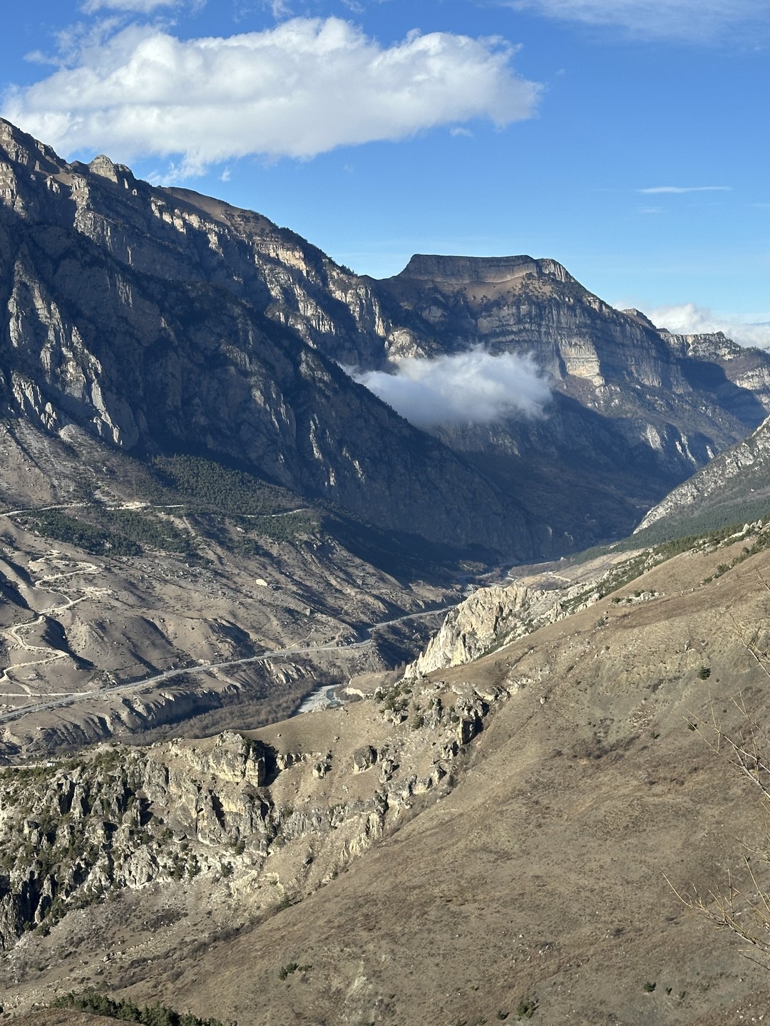 Армен вам покажет не только красотку гор,но и познакомит с историей,традициями и легендами республики!