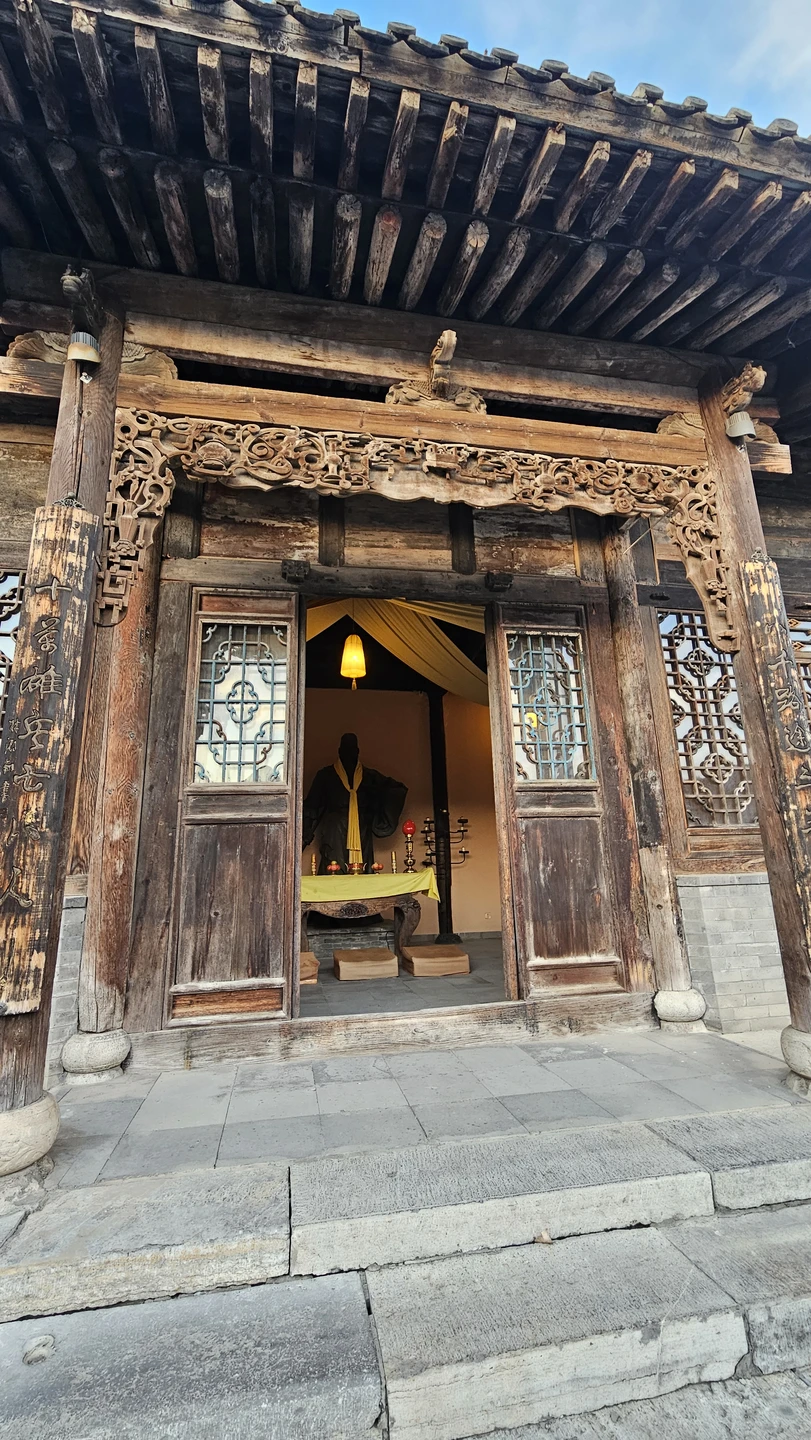 Экскурсия нам очень понравилась! Гид Олег выше всяких похвал: отзывчивый, веселый, прекрасно говорит по-русски, интересный рассказчик