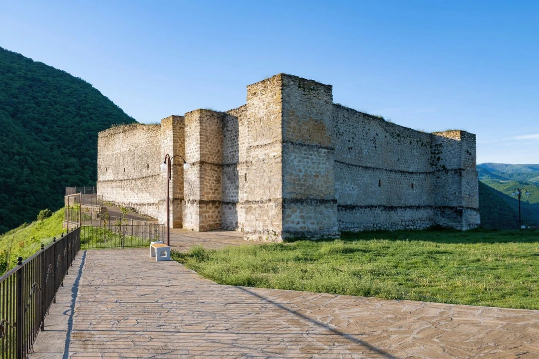 Крепость семи братьев и&nbsp;одной сестры&nbsp;— история о&nbsp;предательстве и&nbsp;любви