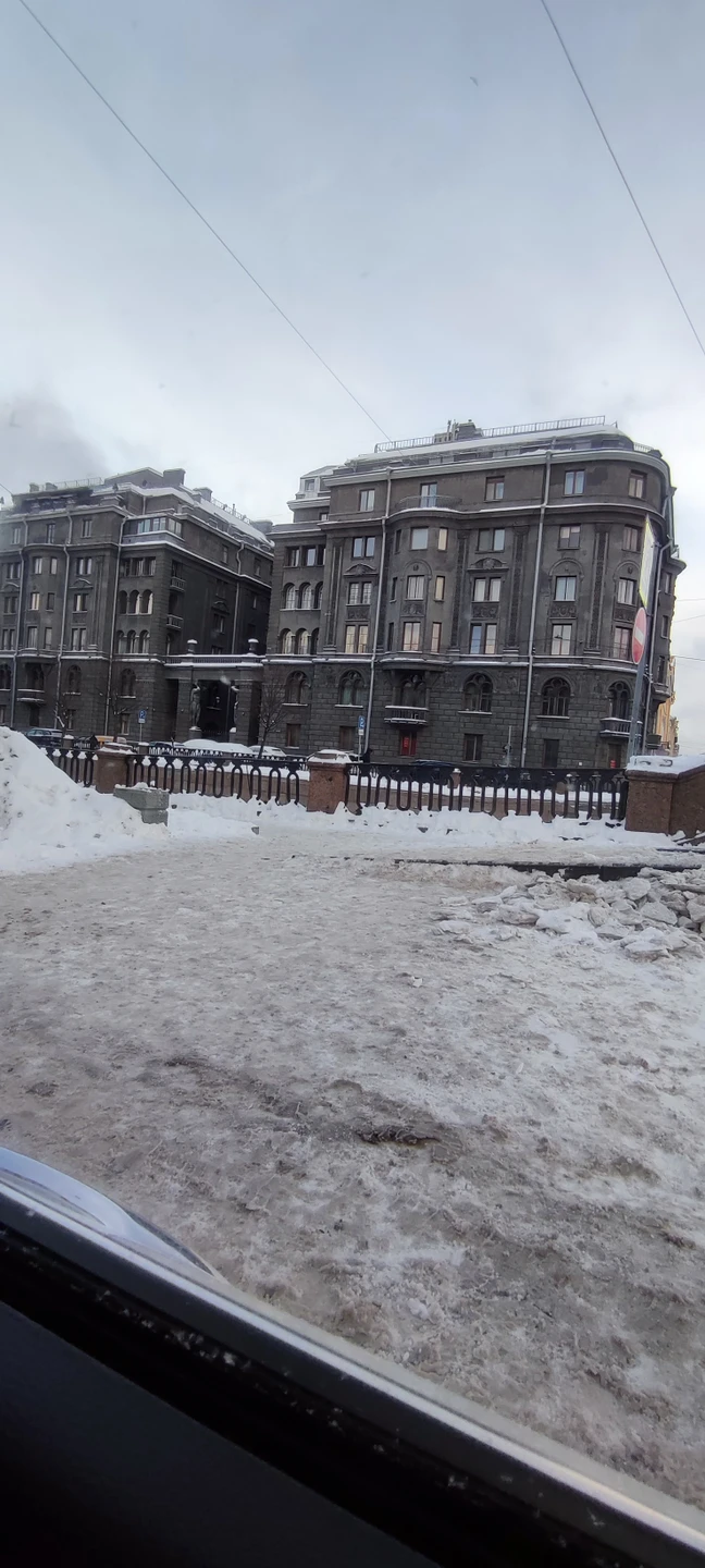 Рекомендую, всё понравилось, интересно. Кроме исторических фактов были и современные