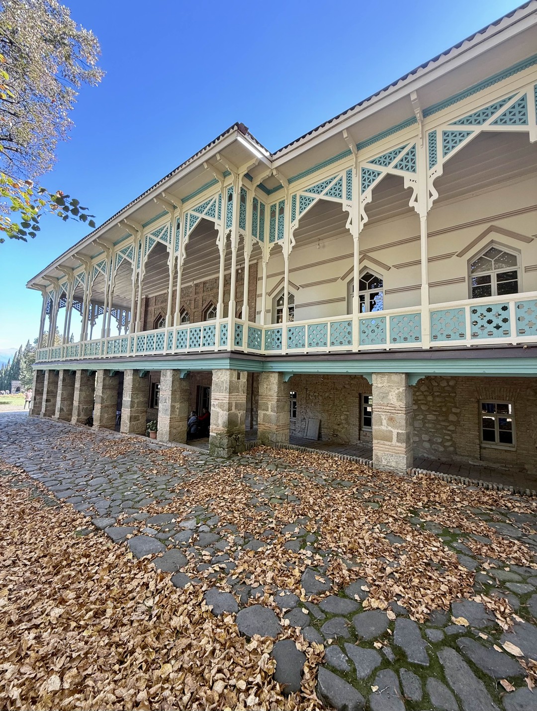 Это была вторая моя экскурсия с организатором Галиной. В этот раз экскурсовод был другой-Анна. Экскурсия более