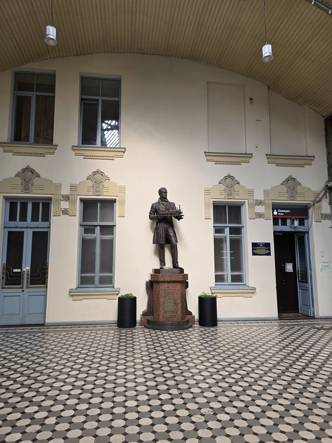 Пишу с опозданием, но квест отличный, как все остальные квесты у Ксении. Очень рекомендую!