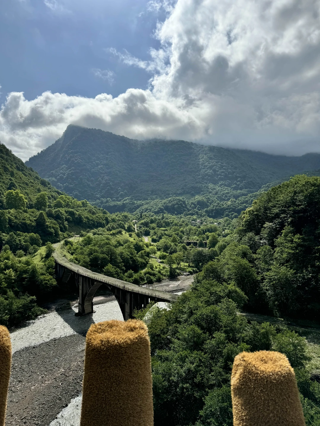 Впечатления от поездки только самые положительные. Специально выбирали экскурсию только на водопады. Все максимально удобно: комфортная