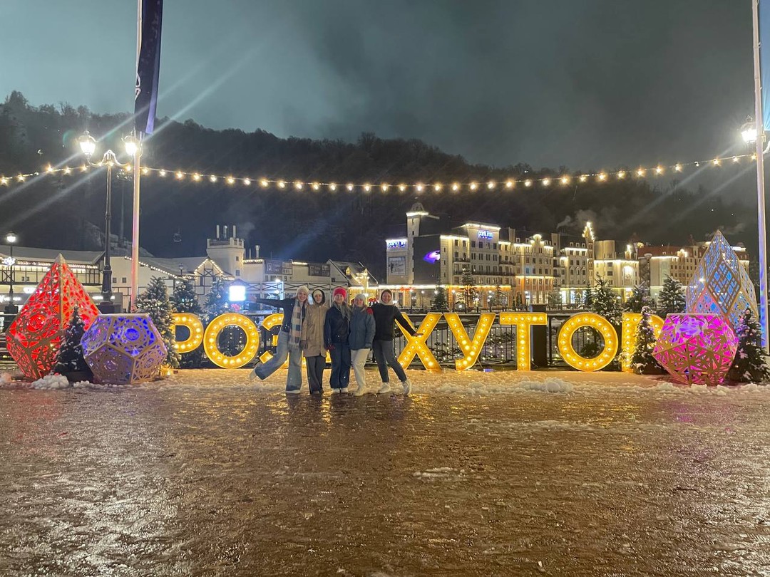 Поездка была великолепной! Наш экскурсовод — Роман — отличный рассказчик: живо, с юмором и интересными фактами