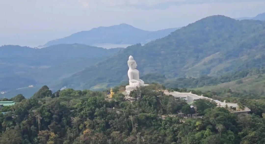 Идея полета-просто классная тема. Вид сверху прекрасен. Спасибо за организацию данного вида отдыха!