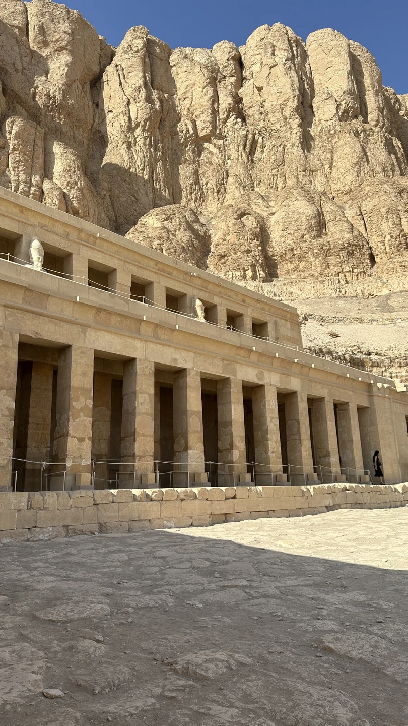 Хорошая экскурсия, Ахмед молодец, немного спешили чтобы пройти перед автобусами, но оно того стоило.