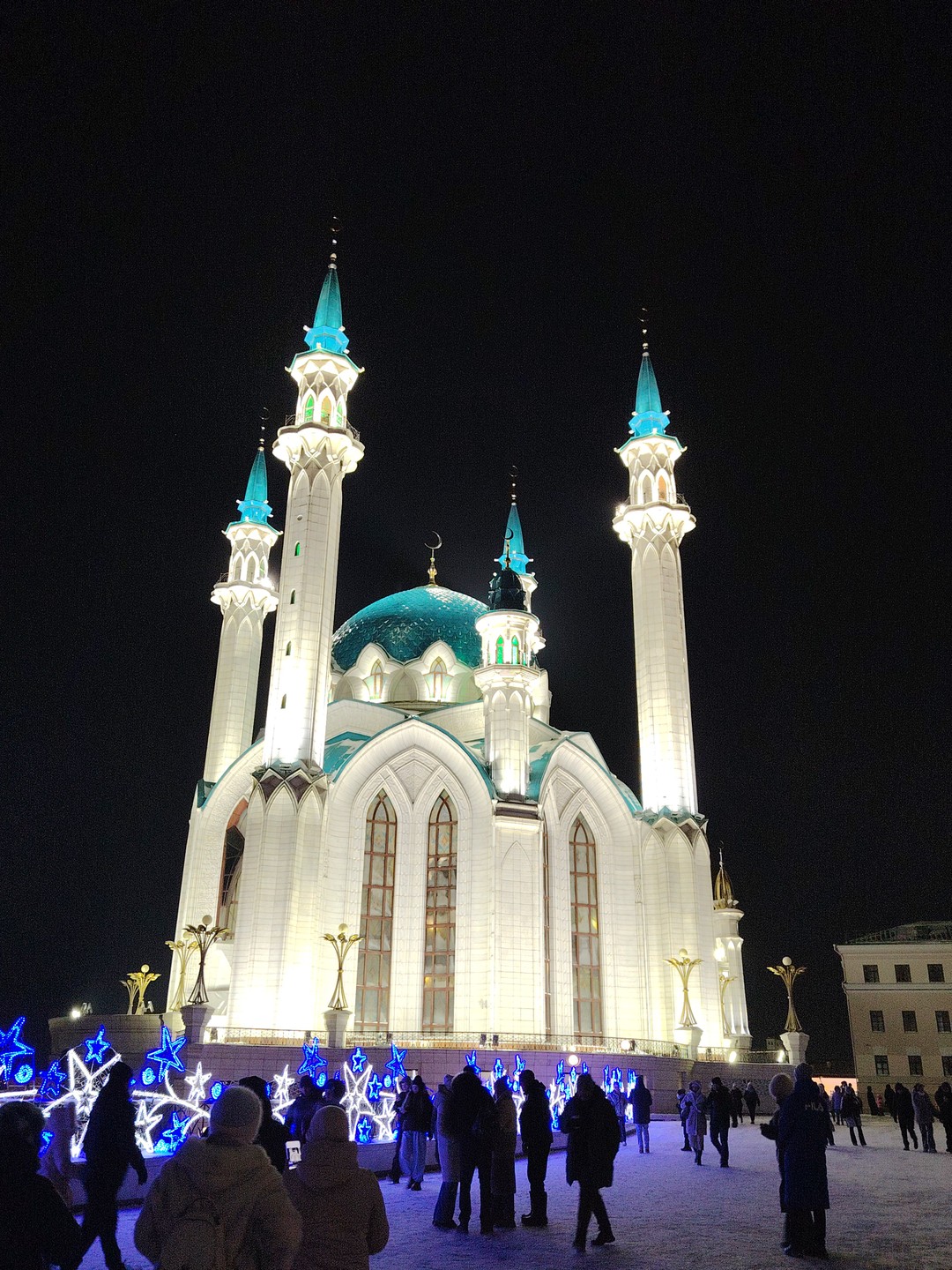 Это было очень интересно, познавательно и не только то, что касается Кремля. Спасибо Олегу за увлекательный