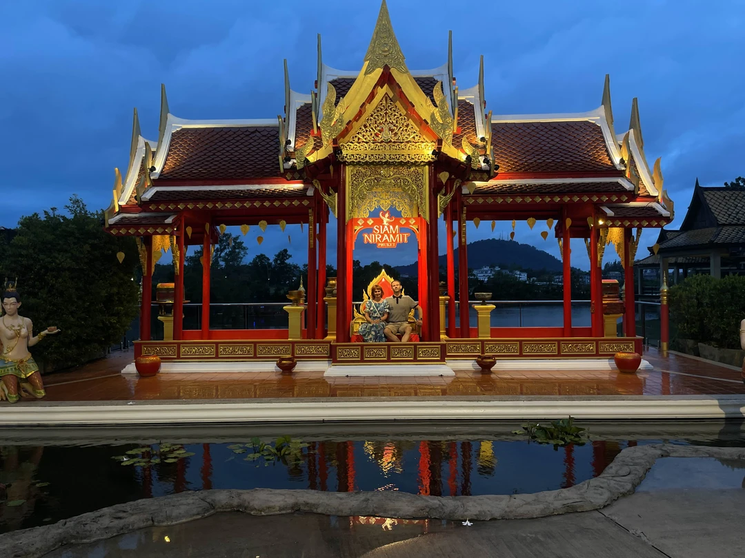 У Павла очен четкая организация процесса, всегда на связи. Отвечает на все вопросы, очень дружелюбен к