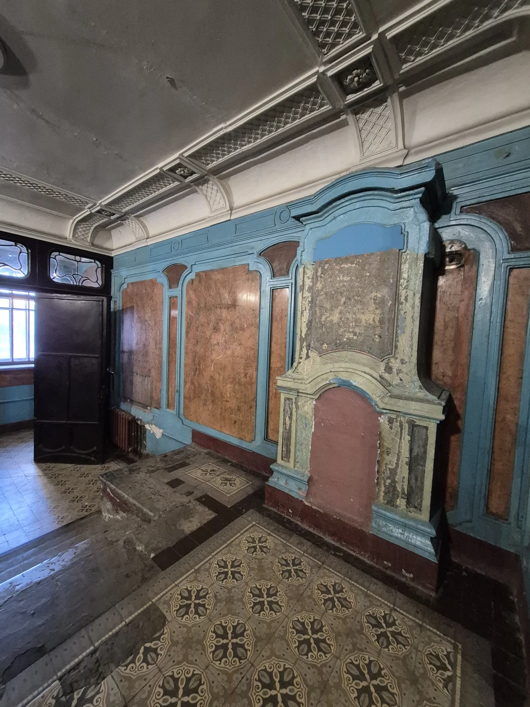 Секреты и лабиринты Петроградской стороны: дворы, парадные, легенды (Ирина)