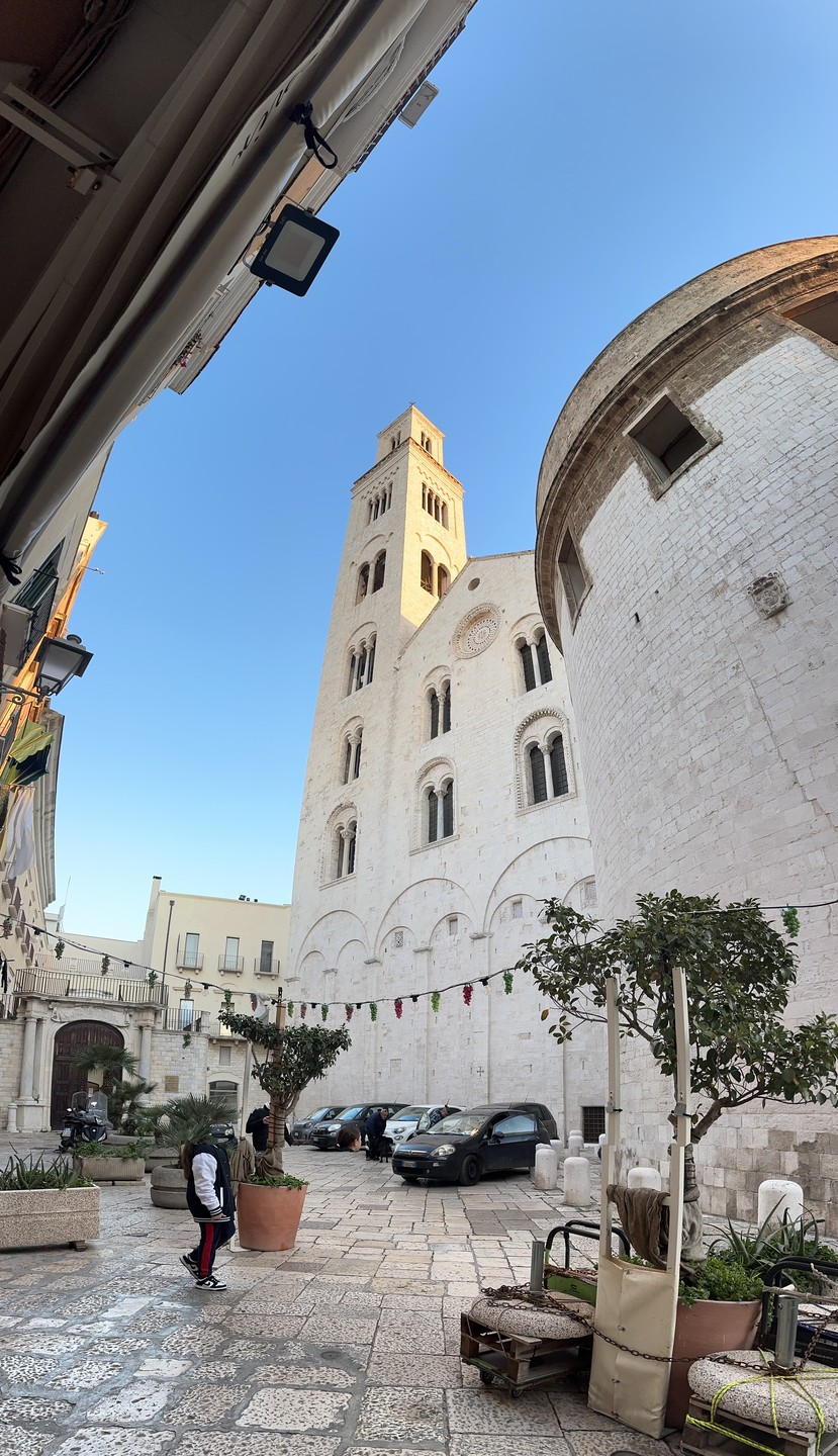 Очень рады, что для знакомства с Бари выбрали именно этот маршрут!