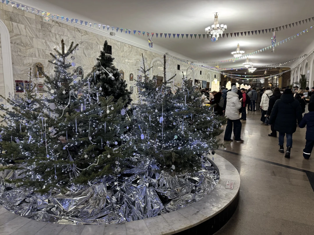 Экскурсовод Нина Юрьевна провела нам индивидуальный рассказ (так получилось) обо всех основных достопримечательностях Кисловодска на высшем