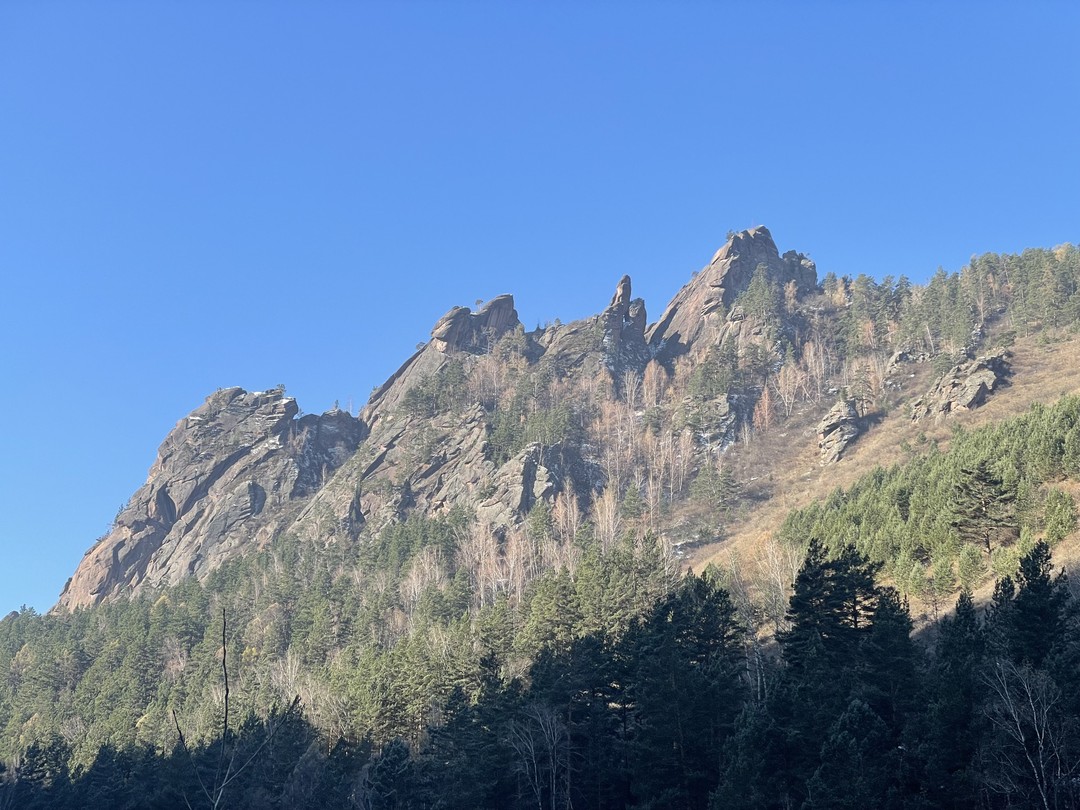 Красноярская ГЭС, Столбы и панорама города (Марина)