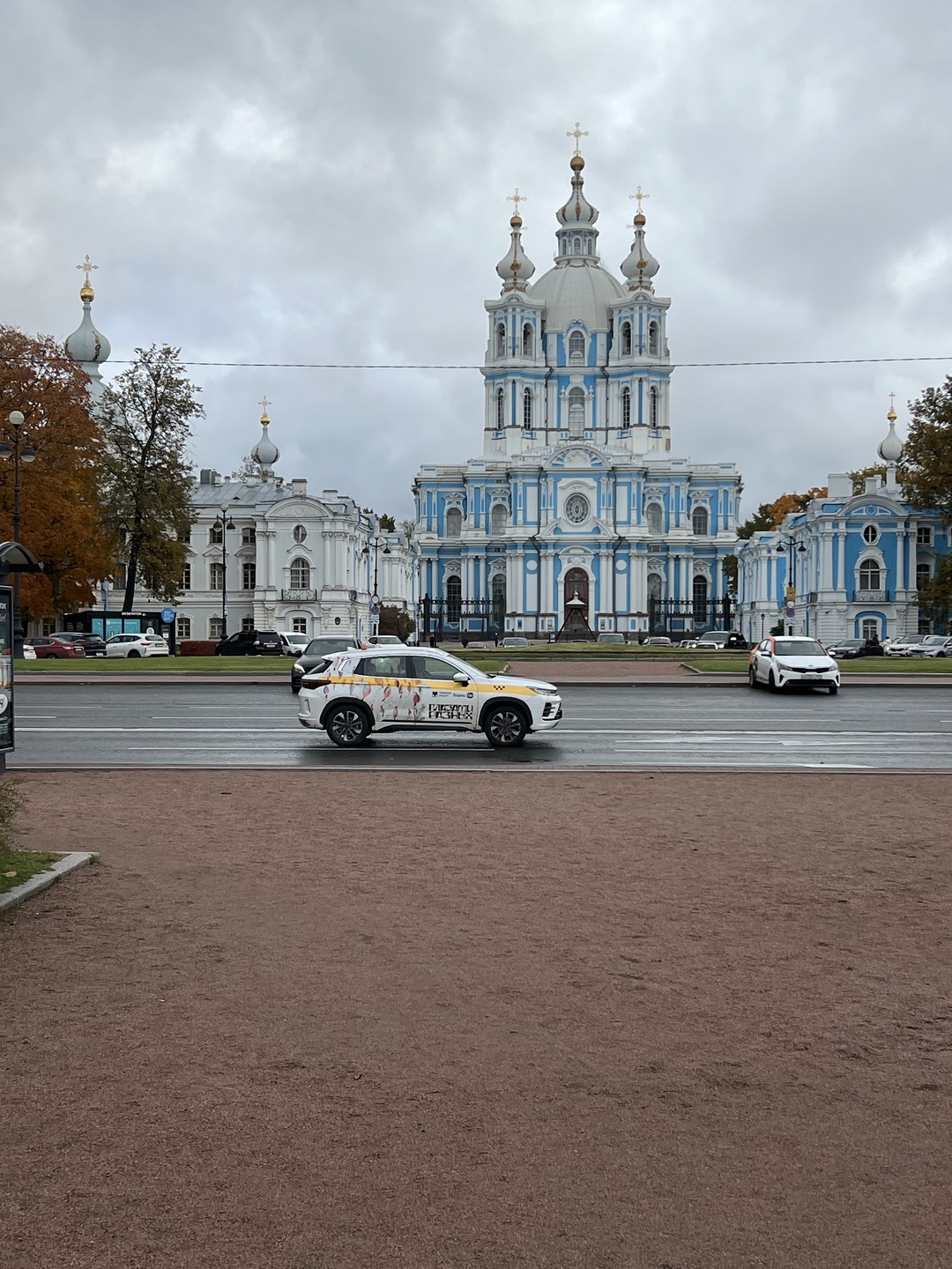 Смольный за 300 лет: от Смольного двора до убийства Кирова (Ольга)