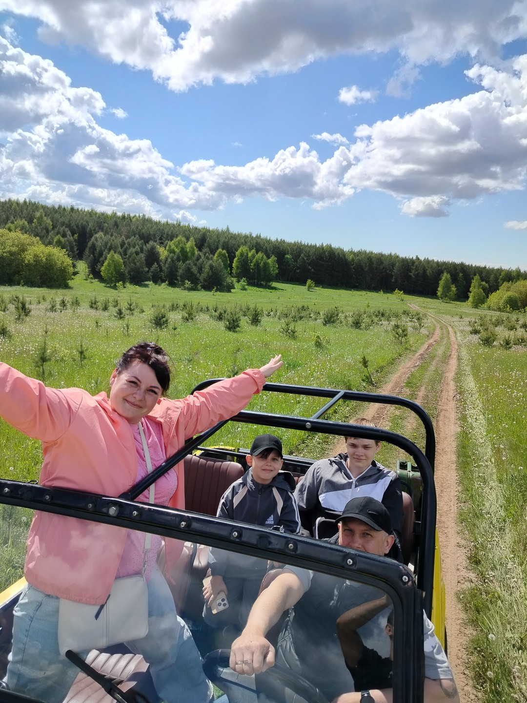 Мы в восторге❤️❤️❤️Спасибо Ильнуру за такую экскурсию, эмоции переполняют) можно было поставить 1000звезд, я бы поставила)
