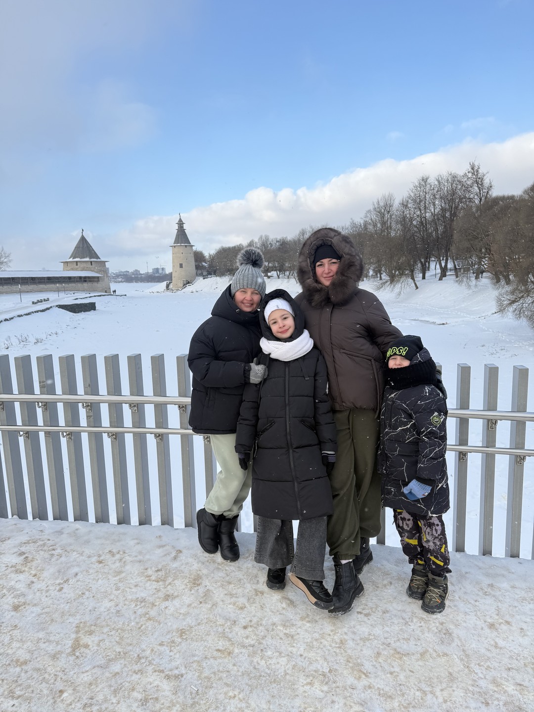 Очень понравилась экскурсия по Кремлю! Гид Ольга просто супер! Очень интересно и информационно! Ходили всей семьей)Дети