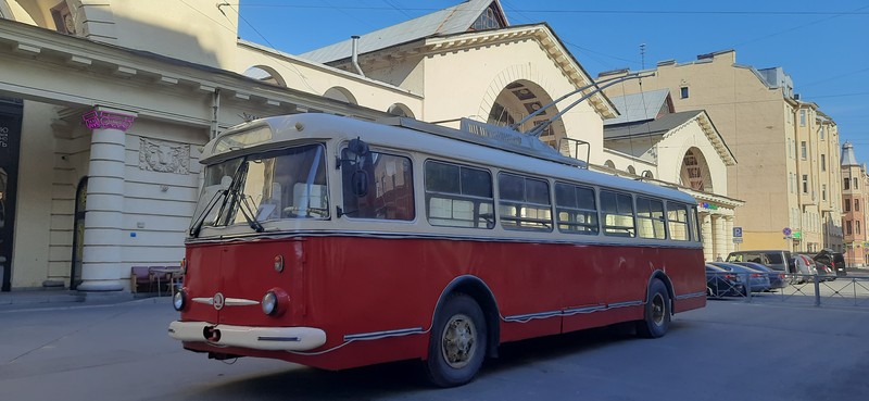 Фото к экскурсии Мобильный квест в Петербурге «Сбежавший зоопарк на Петроградке»